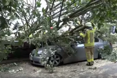(VIDEO) PAKAO U EVROPI: Smrtonosni Sebastijan odneo prve živote, ovi gradovi su sledeći!