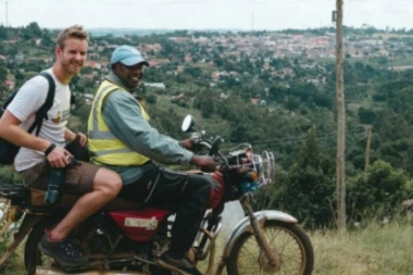 Putuje svetom BEZ DINARA U DŽEPU!