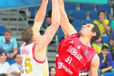 IZVINITE, BRAĆO,  ali mi moramo u finale!