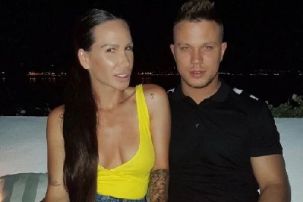 NIKOLIJA STRAHUJE ZA BEBU! Pevačica zbog rizične trudnoće donela drastičnu odluku!