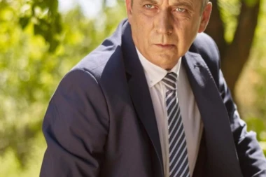 Tihomir Stanić: U "UBICAMA" PRIČAMO O ONOME ŠTO NAS ŽULJA