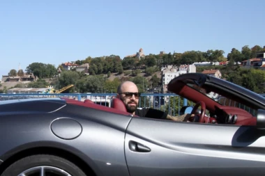 PERINA AJKULA: Antić već "krstari" gradom u svojoj limuzini