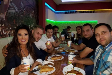 DRAGANA MIRKOVIĆ KAO SAV NORMALAN SVET!