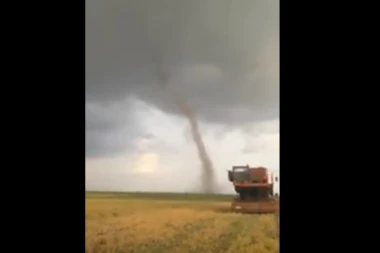 (VIDEO) BOG SE DRAGI NA SRBE RAZLJUTI: Pijavica posred Vojvodine!