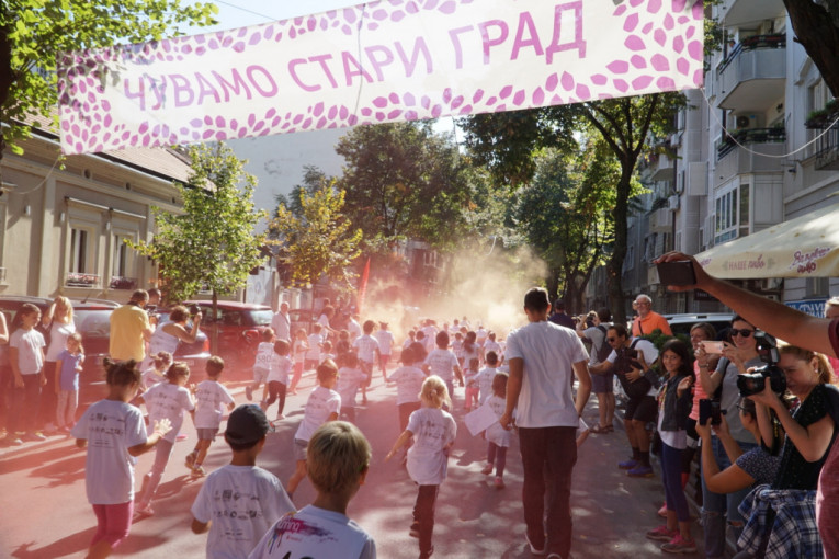 "Color running" jedna je od najpoznatijih tematskih trka na svetu tokom koje učesnike posipaju bojama organskog porekla.