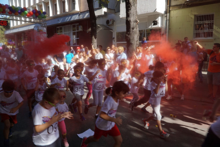 Pre starijih, trku od 300 metara trčali su mališani, a najmlađi trkač imao je svega - godinu i osam meseci.