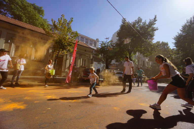 Mališani su trku od 300 metara trčali kroz ulicu Strahinjića Bana, dok su "veliki" učesnici trčali kroz tu, ali i ulice Gospodar Jovanovu i Gospodar Jevremovu.