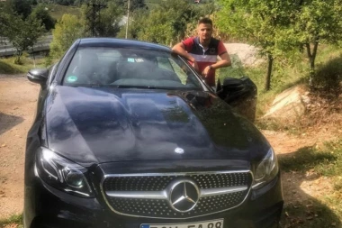 Pevač Lapsus band-a za rođendan dobio spot i automobil!