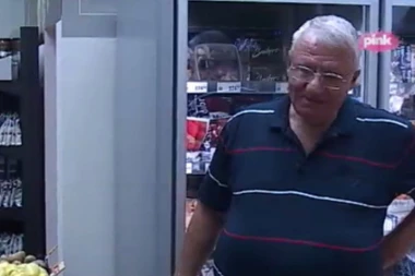 ŠEŠELJ: Boško, žena te vara sa dva muškarca!