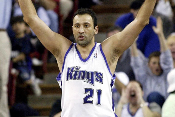 DIVAC OTEO HRVATSKU ZASTAVU SINU USTAŠKIH KOLJAČA U JASENOVCU? Kultni incident iz Argentine OŽIVEO 30 godina kasnije!