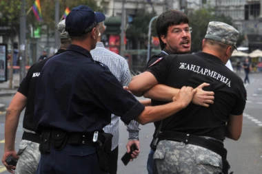 Protest protiv Gej parade u centru Beograda