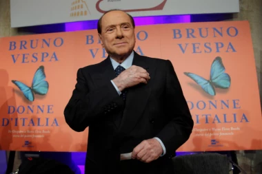 Don Silvio doputovao u Soči: Šta je Berluskoni poklonio Putinu za rođendan?!