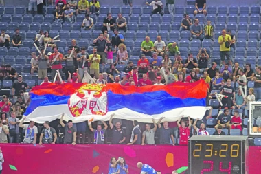 Veliki broj navijača došao na EP: NIŠTA MORE  samo "orlovi"!