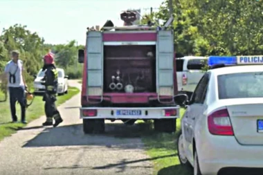 ZAPALJENI KOMBI KOD AVALE, PRONAĐENA UGLJENISANA OSOBA!