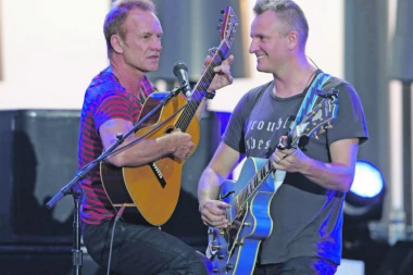 POZNATI VOLE STINGA!