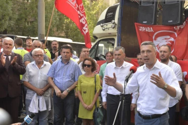 Bruka i sramota! ISPREBIJALI NOVINARKE, SAD TVRDE DA LEKARI LAŽU