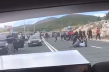 (VIDEO) BRUTALNI OKRŠAJ NA AUTO-PUTU: Navijači Rijeke napali pristalice Hajduka!