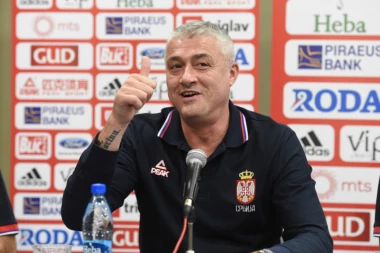 Danilović: Ponosan sam na srebrne košarkaše!