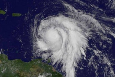 Amerika pred katastrofom: Uragan Laura napada obale