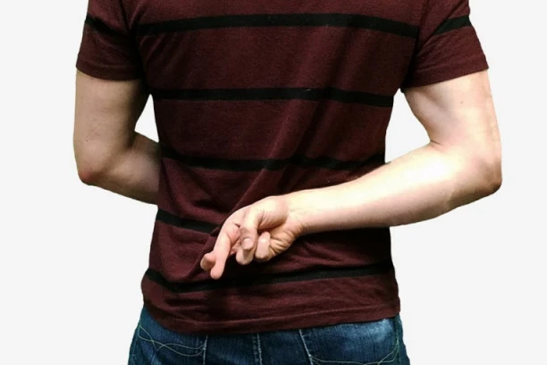 NE POKUŠAVAJTE DA IH LAŽETE: Znaci Zodijaka koji su pravi poligraf