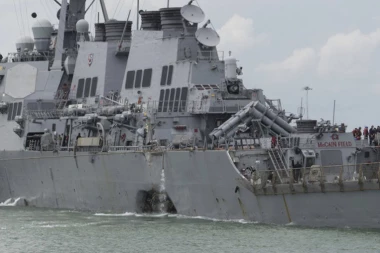 SUDARI AMERIČKIH VOJNIH BRODOVA: Smenjeni nesposobni komandanti