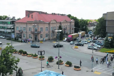 FESTIVAL KNJIŽEVNOST INĐIJA: Od ove godine "Inđija Pro Poet"