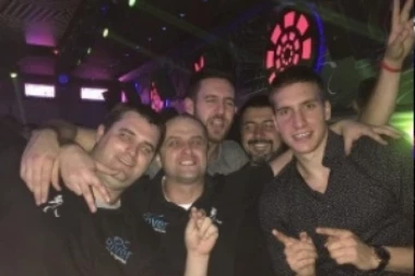 KOŠARKAŠI SRBIJE U LUDOM PROVODU DO ZORE: Medalju zalili na splavu!