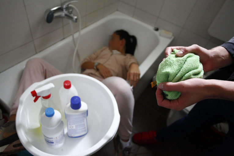 Tragove je uklanjao varikinom