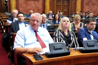 ŠEŠELJ SE NE DA: Neću u Hag, jedino ako me isporuče naprednjaci ili Vučić!