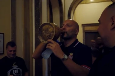 (VIDEO) PUKLA TIKVA, ALI BIĆE ZLATA! Đorđević popio rakiju, a onda se desilo OVO!