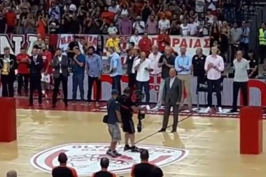 (VIDEO) LEGENDO, HVALA ZA SVE: Dušan Ivković se oprostio od košarke