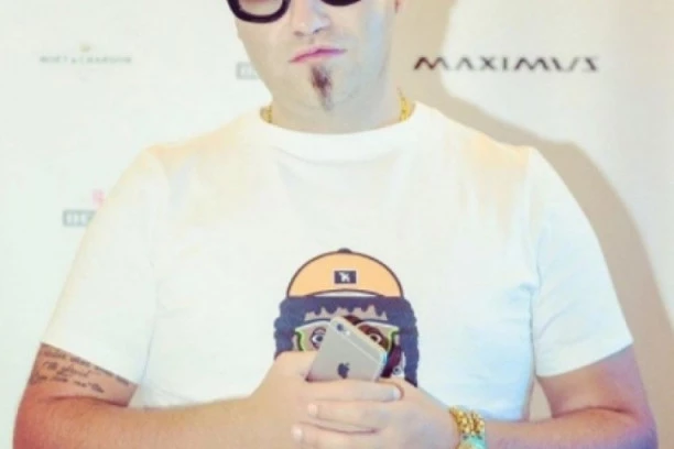 (FOTO) KRILI OD SVIH AFERU?! EVO KOJA PEVAČICA SE NAJVIŠE OBRADOVALA RASTINOM IZLASKU, a nije Ana Nikolić!