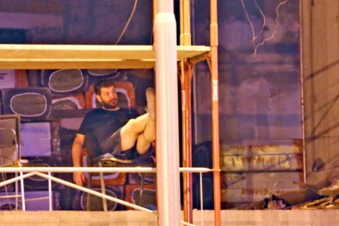 (PAPARACO) GOCIN BIVŠI RADIO KAO NOĆNI ČUVAR