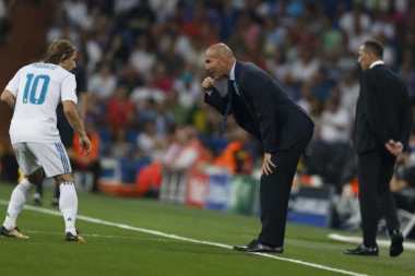 Modrić se zaneo: REAL SA 12 IGRAČA NA TERENU