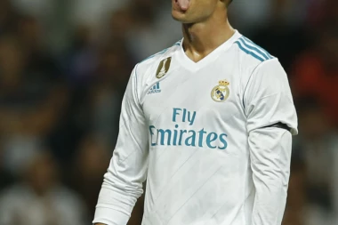 (VIDEO) RONALDOVA RASPRAVA SA KAMERMANOM: Fokusiraj se na igru ne na mene