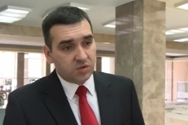 RADOMIR NIKOLIĆ: Idem iz SNS ako Stevanović uđe u vlast