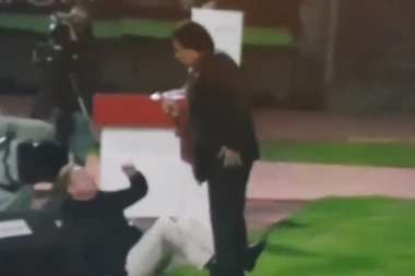 (VIDEO) Trener Siona nokautirao komentatora posle meča!