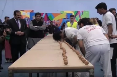 (VIDEO) ZAŠTO, ALI ZAŠTO?!