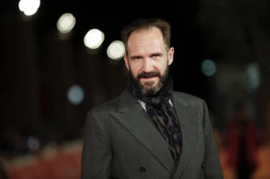 Slavni britanski glumac dobija srpski pasoš