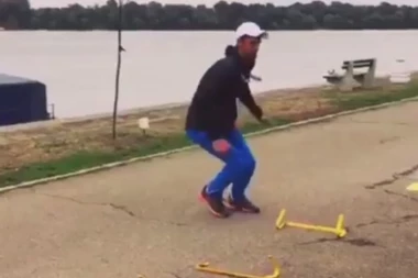 ĐOKOVIĆEVO JUTRO UZ REKU!