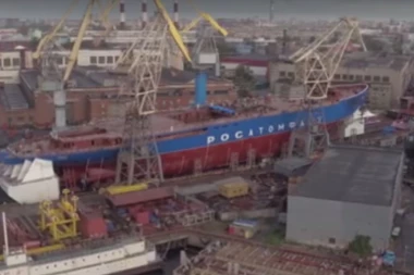 (VIDEO) RUSI OSTAJU GAZDE NA ARTIKU: Ovako izgleda najmoćniji ledolomac na svetu