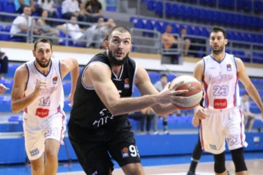 PARNI VALJAK STAO U POSLEDNJOJ ČETVRTINI: Partizan poražen od Igokee