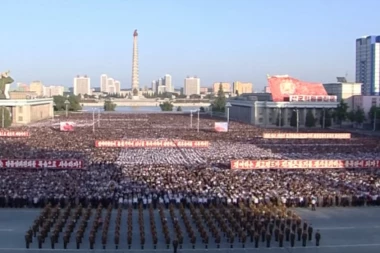 PJONJANG KO ZAPETA PUŠKA: Da li je Amerika spremna za RAKETNI UDAR?!