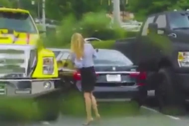 Da smestite plavuši? NE KAČITE SE SA VOZAČEM BMW