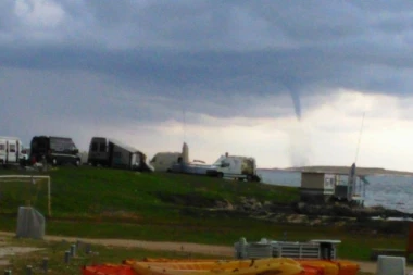 POTOPLJENA ISTRA: Kiša, grad, pijavice... šta sve neće da padne?