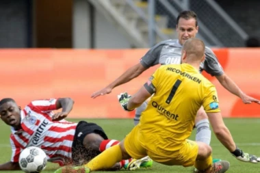 (VIDEO) HOBOTNICA NA GOLU SPARTE: Četiri odbrane za sedam sekundi