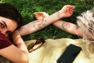 DA LI BISTE SE USUDILI? Ovakve tetovaže bi odobrile i vaše bake!