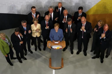 MERKELOVA BRISELU: Strpljenja, dok ne sastavim vladu