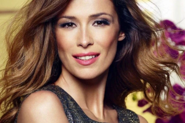 (FOTO) MENJALA IH JE KAO ČARAPE: Ova pevačica bila je u vezi sa Arkanovim sinom, a sada je udata za šest godina mlađeg!