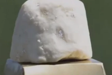 (VIDEO) ZAŠTO JE SIR IZ ZASAVICE NAJSKUPLJI NA SVETU?!